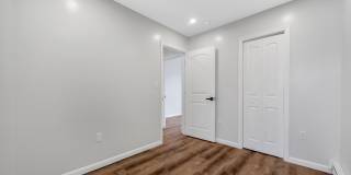 1119 THOMAS Street Gallery 11