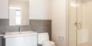 International Gallery 16