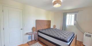 $1,950 - 2 Bed / 1 Bath Fully Furnished Condo in Secure Building in Rockwood/Manito Neighborhood Gallery 18