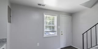 Townhomes at River's Crossing Gallery 10