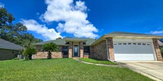 3 bedroom 2 bath home located in the Estates of Marcus Lake in Pensacola! Gallery 1