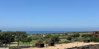 Luxurious Coastal Living: Fully Remodeled 3-Bed, 3.5-Bath with Ocean Views in Sea Point Gallery 37
