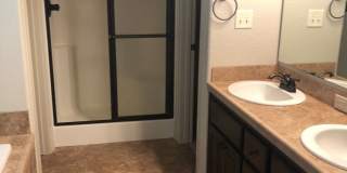 BEAUTIFUL HOME IN GREAT LOCATION! Gallery 8
