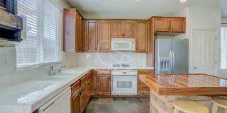 Plumas Lake Rental, Huge Living Room Plumas Lake Rental, Huge Living Room Gallery 13