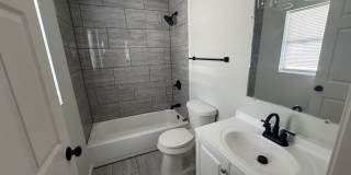 2402 S 20th Unit A - Downstairs unit Gallery 13