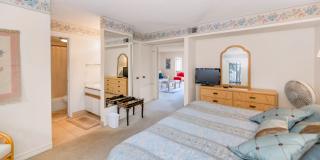 Rates Vary: $1,995 - $2,995 Gallery 12