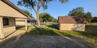 Leon Valley Gem!! Gallery 58