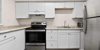 Lovely Two Bedroom Condo in Cotswold! Gallery 6