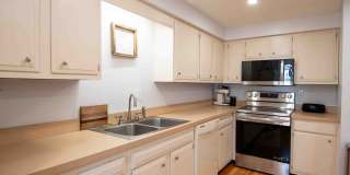 2 Bedroom Condo Available August 1st Gallery 6