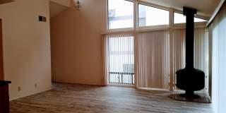 View 2bed 2.5bath, 3 Balconies, 2 Car Garage, pool in Tierrasanta! Gallery 3