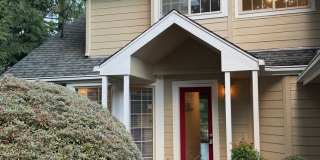 Poulsbo - perfectly charming 2 story with main floor primary suite Gallery 1
