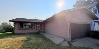 Cozy 5 bed 2 bath Home Gallery 1