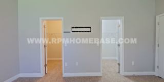 Spacious 4BR/2BA in Redstone Commons – Community Pool, Playground and Dog Park! Gallery 13