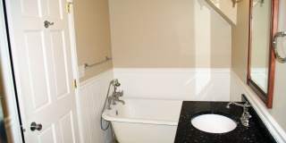 Beautiful, Clean 4 bedroom West 7th Gem!! Gallery 10