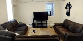 5 Bedroom House in the Southside Flats!  Central Air. Washer and Dryer on Main Floor. Private Patio. Gallery 7