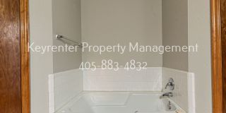 Beautiful 3 Bed 2 Bath in the Heart of OKC! Gallery 13