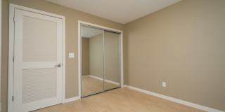 203 1/2 6th St Gallery 12