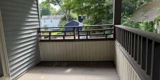 246 Oak Street Gallery 10