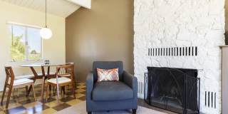 Cozy 2 bed/1 Bath house-UNFURNISHED ** Gallery 5
