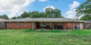 UPDATED MID-CENTURY MODERN HOME WITH SPECIAL CHARACTER Gallery 20