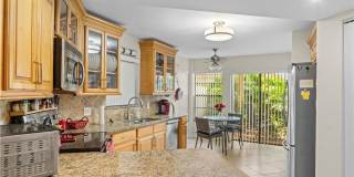 ***LUGANO AT PELICAN BAY*** BEAUTIFUL FIRST FLOOR CONDO***SEASONAL FURNISHED RENTAL*** Gallery 5