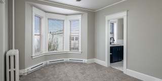 Elegant Renovation! HUGE 1 Bed 1 Bath Available Now! Gallery 79