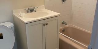 Modern Spacious Sunny Studio  in old School building Conversion Utilities included NO Fee Students ok Gallery 4