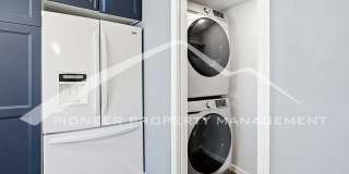 Spacious Townhouse with Washer/Dryer and Central AC Gallery 10