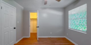 RENOVATED 2/1 w/ New Flooring/Paint, Fenced Yard, Deck, Walk In Closets, Granite Counters, & Stainless Appliances ! Avail NOW for $1295/month Gallery 18