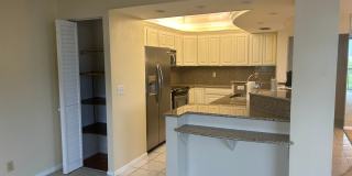 2/2  Beautiful Condo  in great community Gallery 22