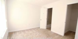 Room in 4 Bedroom Home at Collegiate Cir Gallery 4