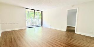 450 Commodore Dr Gallery 4