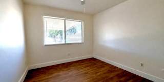 Spacious 4b 2b single-story house in Winnetka! Gallery 7