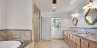 4539 Mammoth Avenue Gallery 25