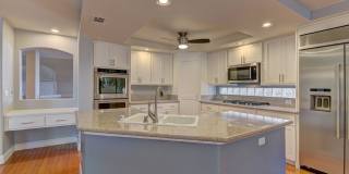 5 bed / 3 bath / 3 car with Pool & Spa Gallery 10
