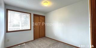 Updated 3BD | 2BA Home with Garage & Large Deck - Hillsboro Gallery 10