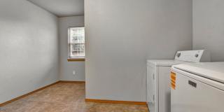 4 Bedroom 2.5 Bath Townhome near Centennial Park! Fenced Yard! Gallery 21