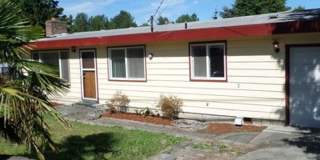 Super Cute & Charming 2-Bedroom Des Moines Home With Giant Fenced Yard!! Gallery 1