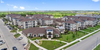 Sadler House Luxury Apartment Homes Gallery 1