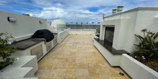 Exquisite Waterfront Gem. Gallery 38