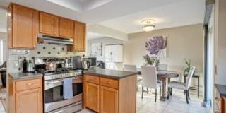 Room in a large shared home, great neighborhood, friendly roommates! Gallery 2