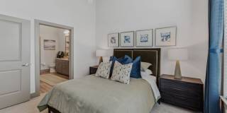 Hudson Oaks - Active Senior Living 62+ Community Gallery 7