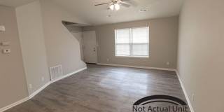 Super cute 3 bedroom duplex Gallery 5