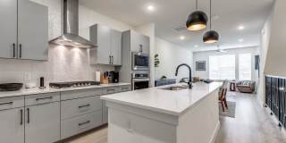 LUXURY 3-BEDROOM TOWNHOUSE AT GRAYSON HOUSE Gallery 5