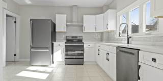 Nice 5 bed in Medford Gallery 3