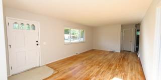 White Oak - Charming 3bed ranch w fenced yard and garage Gallery 9