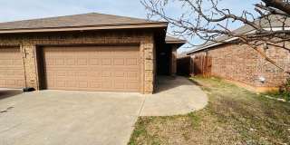 3 Bedroom 2 Bath Duplex with 2 car Garage!! Gallery 1