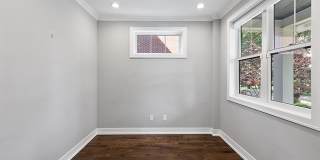 811 Smith Avenue Gallery 10