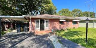 3BR, 2BA Home Close to Campus with Car Port, Washer/Dryer, Spacious Closets Gallery 1