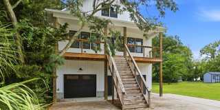 Custom Home in Seagate | 4 Bedrooms • 3 Bathrooms • Minutes to Wrightsville Beach Custom Home in Seagate | 4 Bedrooms • 3 Bathrooms • Minutes to Wrightsville Beach Gallery 6